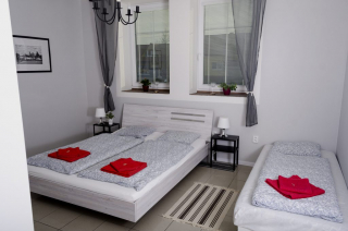 Jednolůžkový pokoj (manželská postel) s přistýlkou